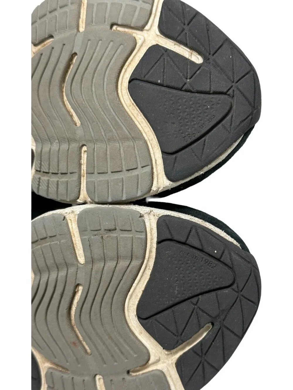 New Balance 990 V6 Black/Grey Kids Sneakers GC990BK6 Size 5Y / 6.5 Womens